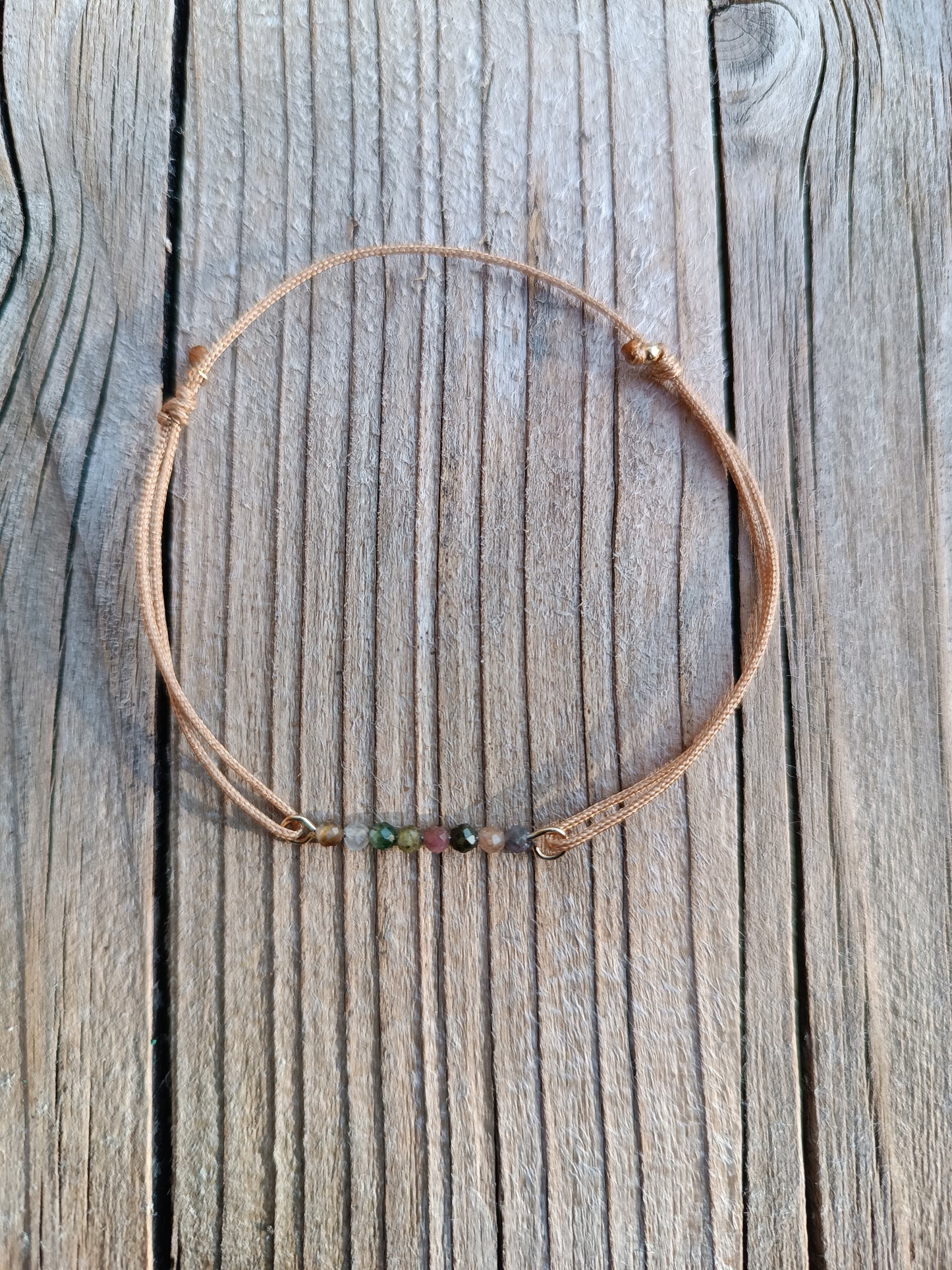 Armband Turmalin Mini-Perlen (braun, weiß, smaragdgrün, olivgrün, violett, schwarz, braun, grau)