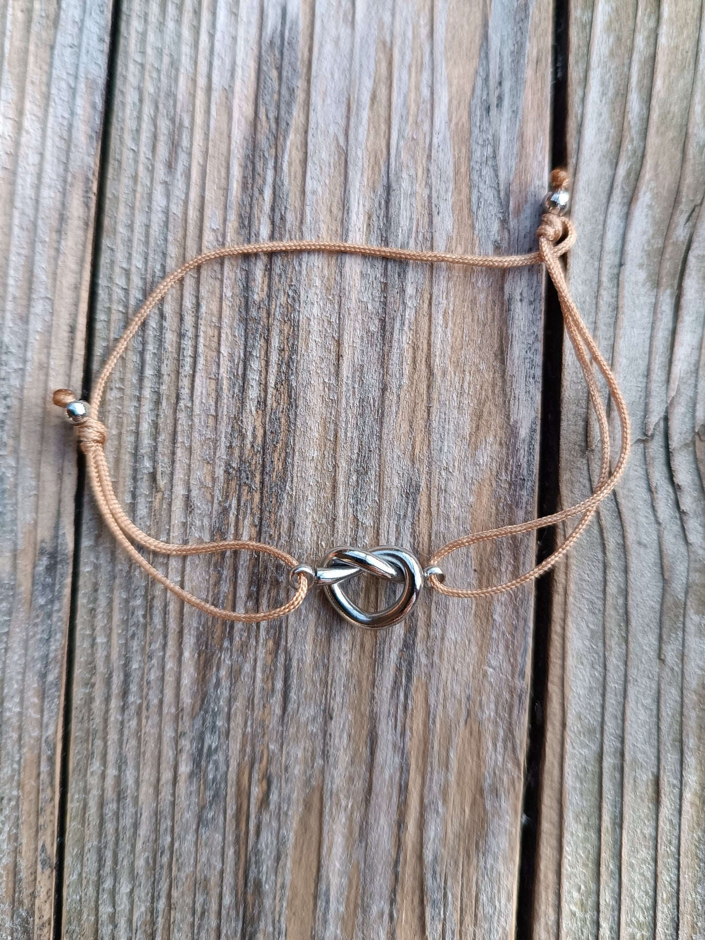 Armband Herzknoten